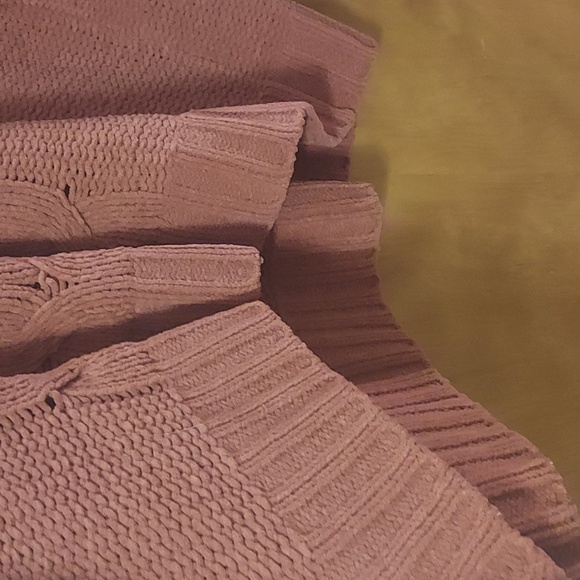 American Eagle Sweater - Picture 3 of 7